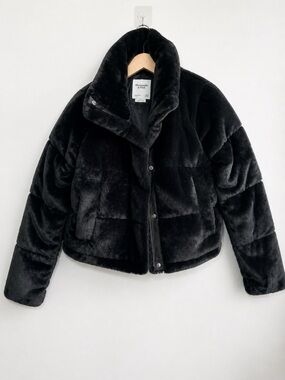 Abercrombie & Fitch Black Faux Fur Mini Puffer